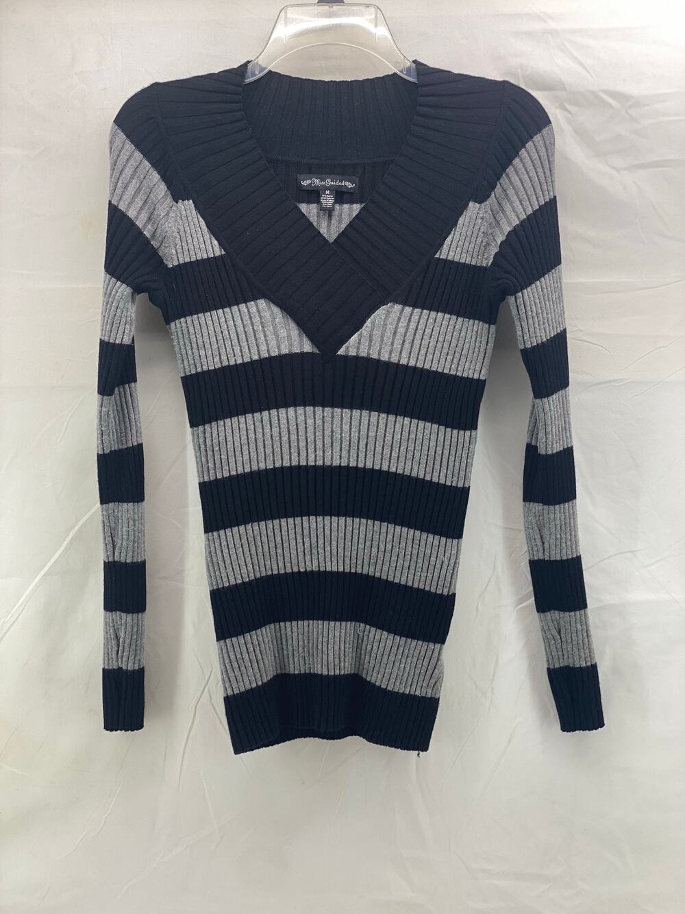 Miss guided M women’s stretch striped V-neck sweater preppy